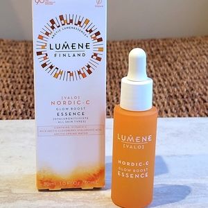 Lumene Valo Nordic C glow boost essence